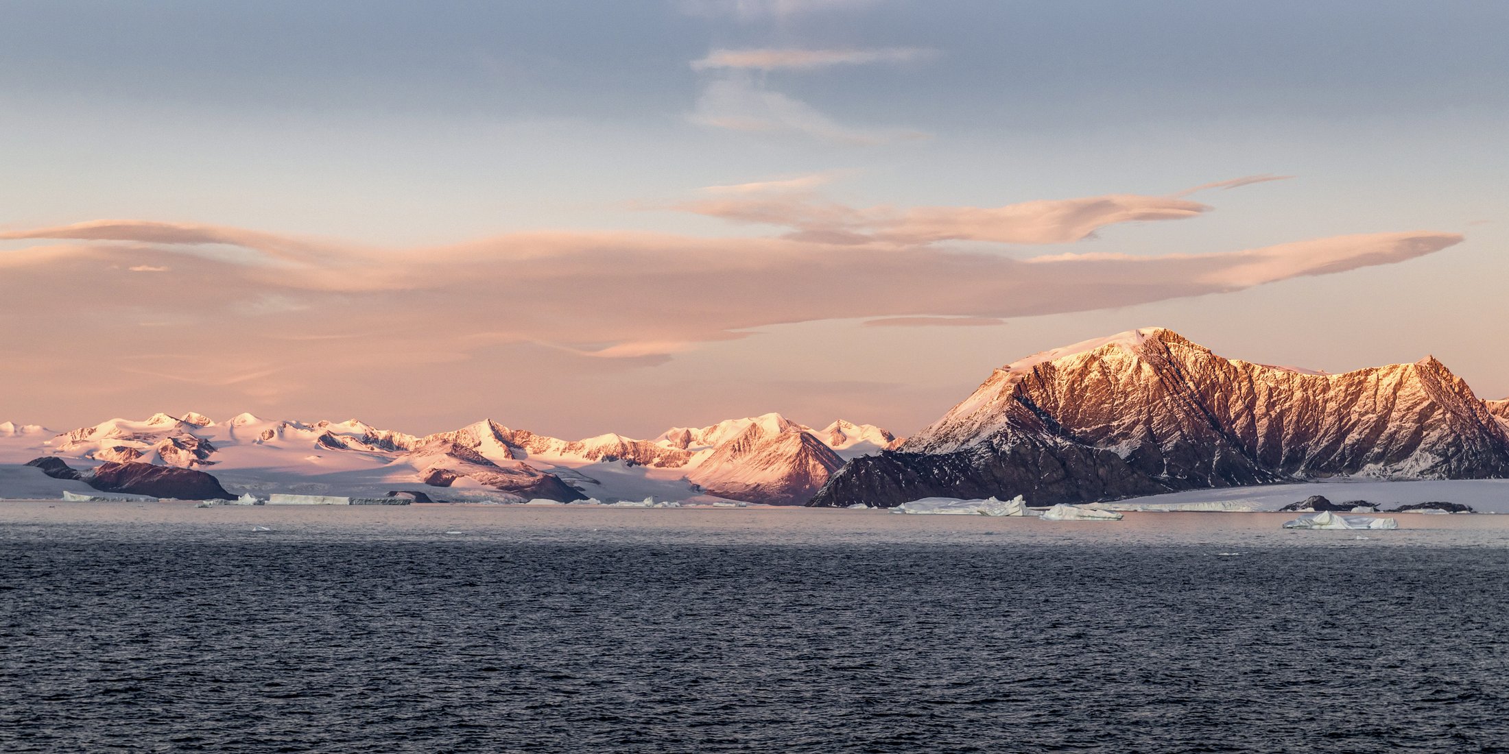 Lever de soleil sur le Prince Gustav Channel