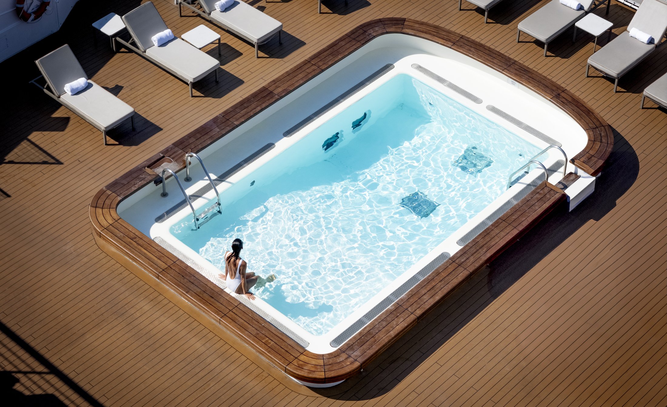 Piscine & Pont Extérieur